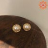Round shape Pearl Earring.