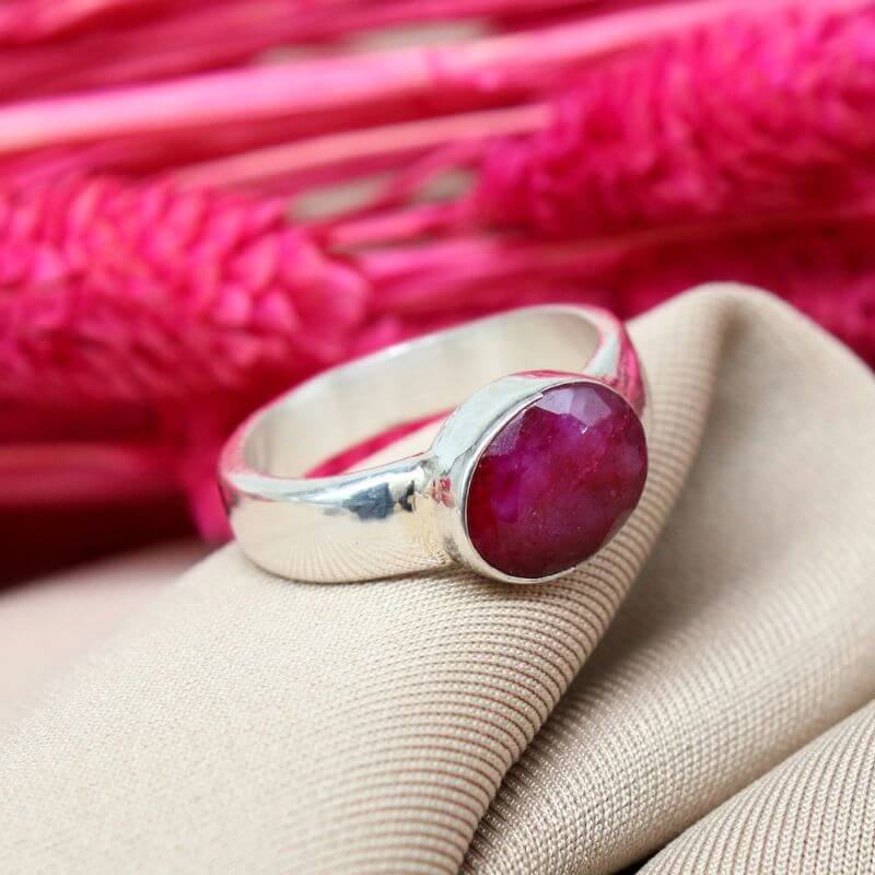 Female Ruby Stone 925 Sterling Silver Fancy Girls Women Ring, Weight: 4  Gram at Rs 600 in Jaipur