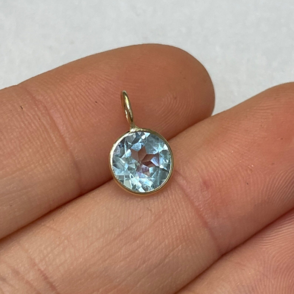 Natural Round Aquamarine Pendant