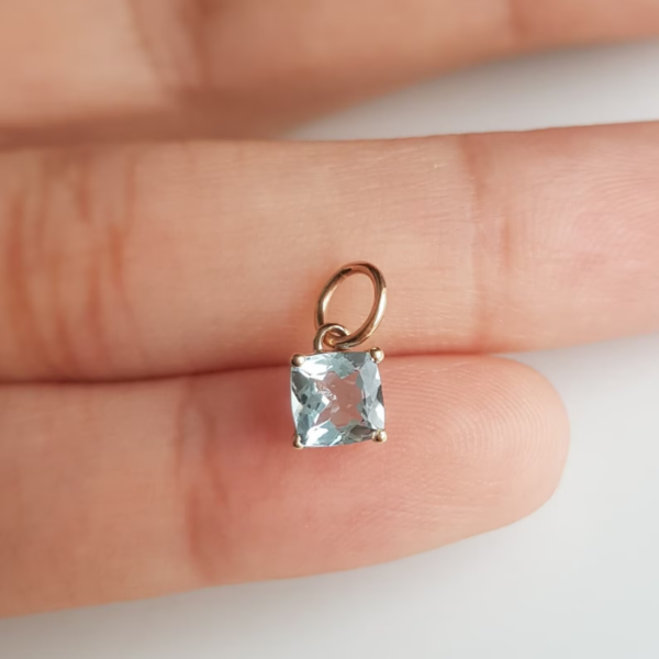 Cushion shape aquamarine Pendant