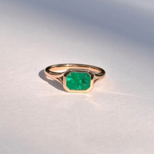 Green Emerald Cut Bezel Gemstone Ring