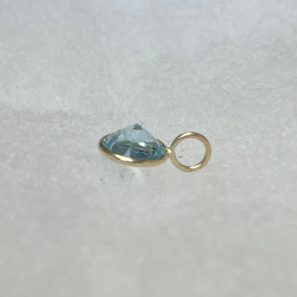 Natural Round Aquamarine Pendant