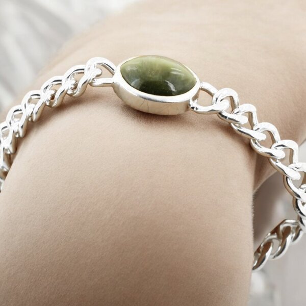 Natural Cat's Eye (Lehsuniya) Bracelet in Silver