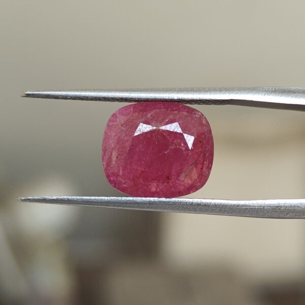 4.65 Carat/ 5.06 Ratti Burma Ruby Gemstone