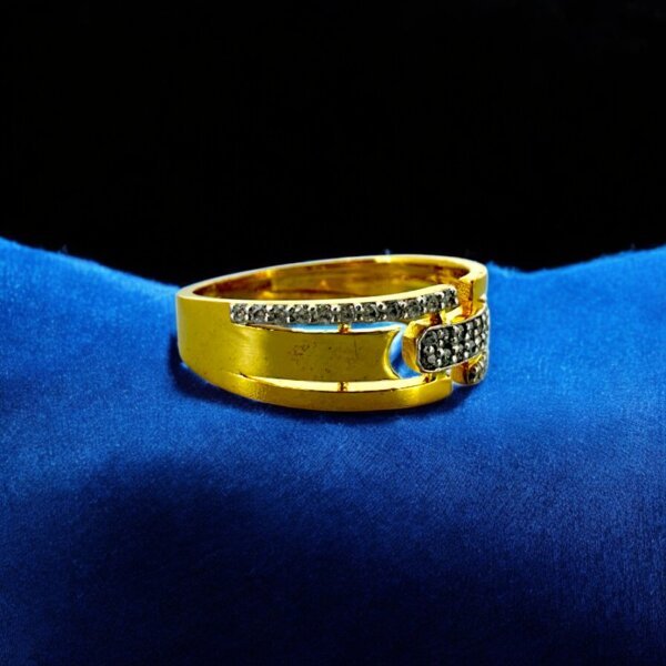 CVD Gold and Diamond linked ring