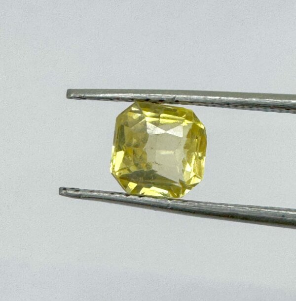 1.30 Carat losse Yellow Sapphire