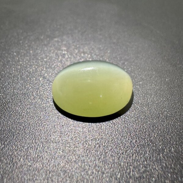 Natural 9.01 Carat/ 9.82 Ratti Cat's Eye Gemstone