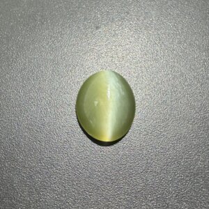 Natural 5.65 Carat/ 6.15 Ratti Cat's Eye Gemstone