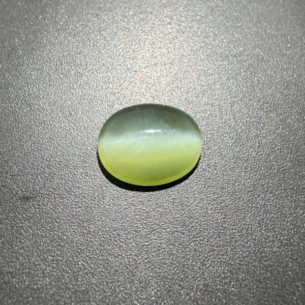 Natural 6.29 Carat/ 6.85 Ratti Cat's Eye Gemstone