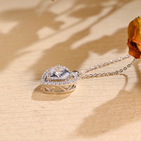 Heart Lab Grown Diamond/ CVD Diamond Halo Pendant