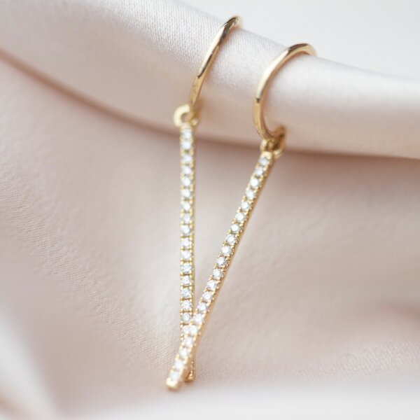 Straight Dainty CVD Diamond Statement Earrings in Gold