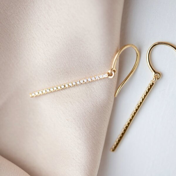 Straight Dainty CVD Diamond Statement Earrings in Gold