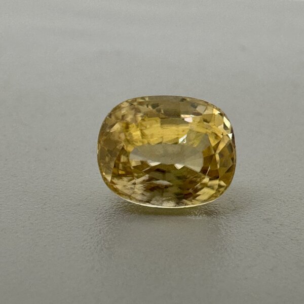 Natural 5.16 Carat/ 5.73 Ratti Yellow Zircon Loose Gemstone