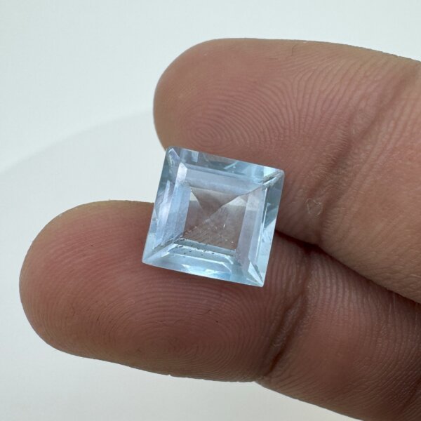 Natural 5.58 Carat/ 6.19 Ratti Blue Topaz Loose Gemstone