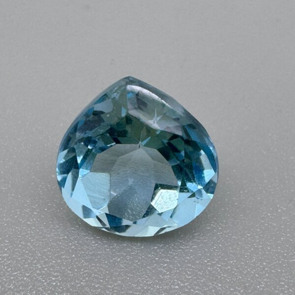 Natural 5.10 Carat/ 5.66 Ratti Blue Topaz Loose Gemstone