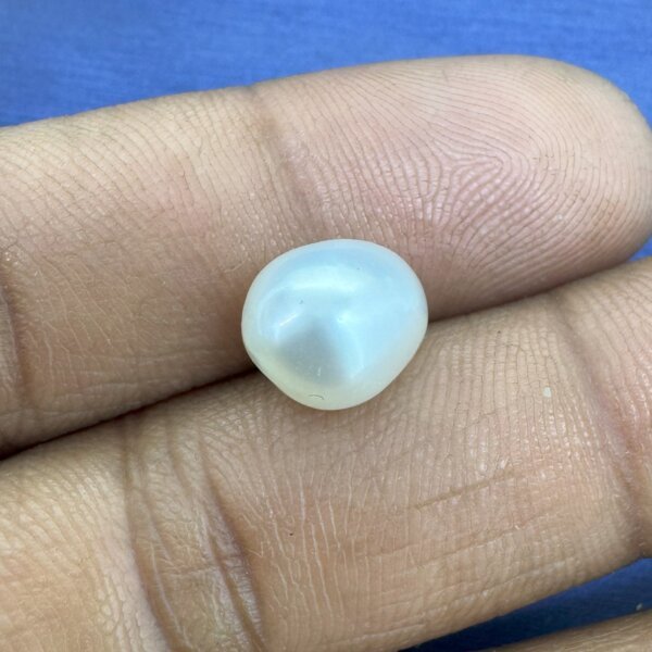 Natural 6.77 Carat/ 7.51 Ratti Venezuela Pearl Gemstone