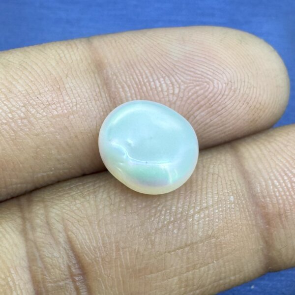 Natural 6.32 Carat/ 7.32 Ratti Venezuela Pearl Gemstone