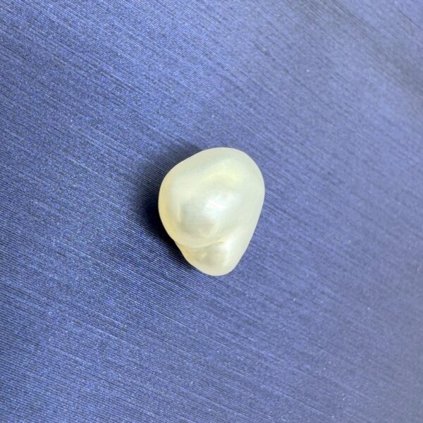 Natural 4.92 Carat/ 5.46 Ratti Venezuela Pearl Gemstone