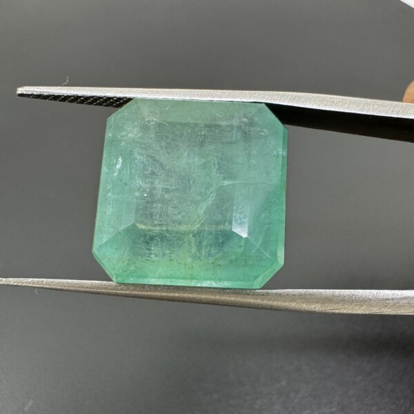 Natural Zambian 13.66 Carat/ 15.18 Ratti Emerald Gemstone