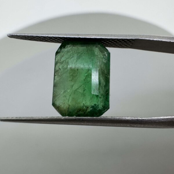 Natural Zambian 4.68 Carat/ 5.20 Ratti Emerald Gemstone