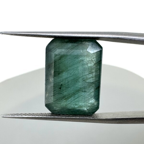 Natural Zambian 9.86 Carat/ 10.96 Ratti Emerald Gemstone