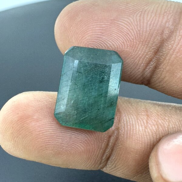 Natural Zambian 9.86 Carat/ 10.96 Ratti Emerald Gemstone