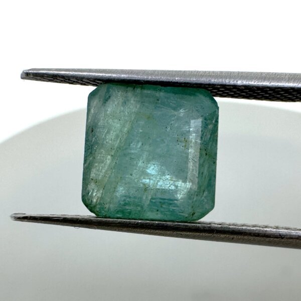 Natural Zambian 3.38 Carat/ 3.76 Ratti Emerald Gemstone