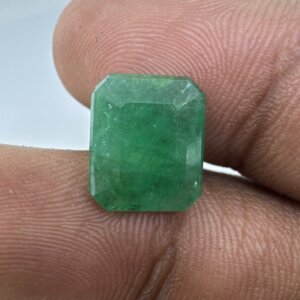 Natural Zambian 5.04 Carat/ 5.60 Ratti Emerald Gemstone