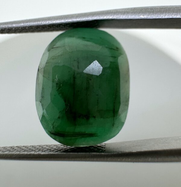 Natural Zambian 5.67 Carat/ 6.30 Ratti Emerald Gemstone