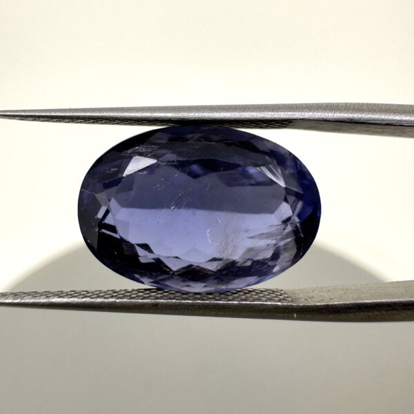 Natural 8.45 Carat/ 9.37 Ratti Loose Iolite Gemstone