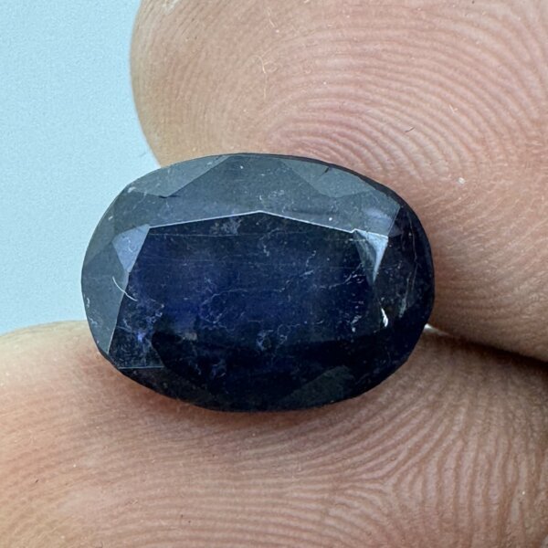 Natural 4.38 Carat/ 4.86 Ratti Loose Iolite Gemstone