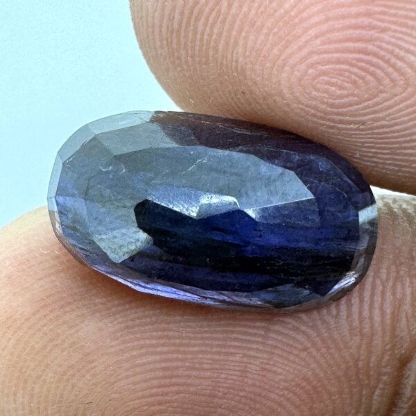 Natural 7.06 Carat/ 7.83 Ratti Loose Iolite Gemstone