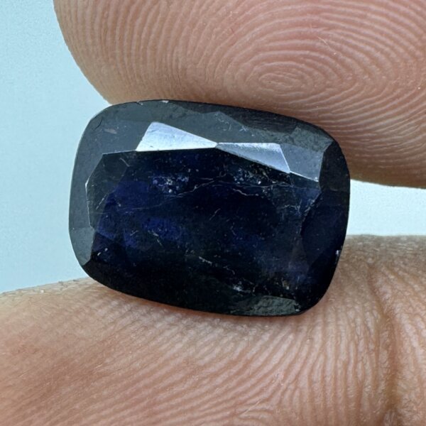 Natural 5.28 Carat/ 5.86 Ratti Loose Iolite Gemstone