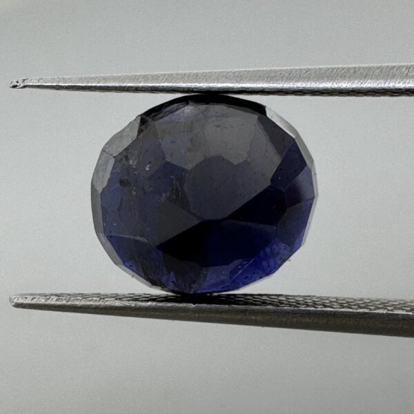 Natural 4.37 Carat/ 4.85 Ratti Loose Iolite Gemstone