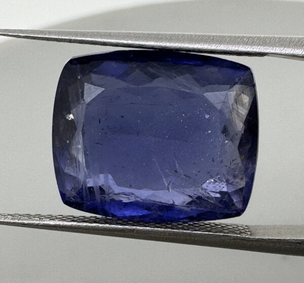 Natural 9.52 Carat/ 10.56 Ratti Loose Iolite Gemstone