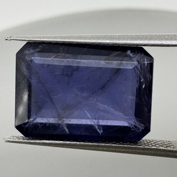 Natural 9.74 Carat/ 10.81 Ratti Loose Iolite Gemstone