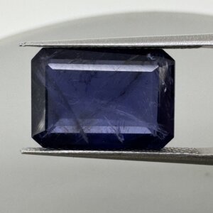 Natural 9.74 Carat/ 10.81 Ratti Loose Iolite Gemstone