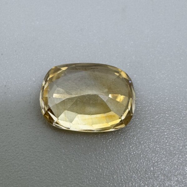 Natural 4.92 Carat/ 5.47 Ratti Yellow Zircon Loose Gemstone