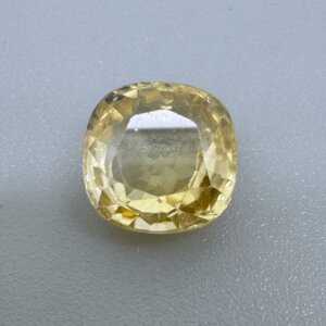 Natural 4.55 Carat/ 5.06 Ratti Yellow Zircon Loose Gemstone