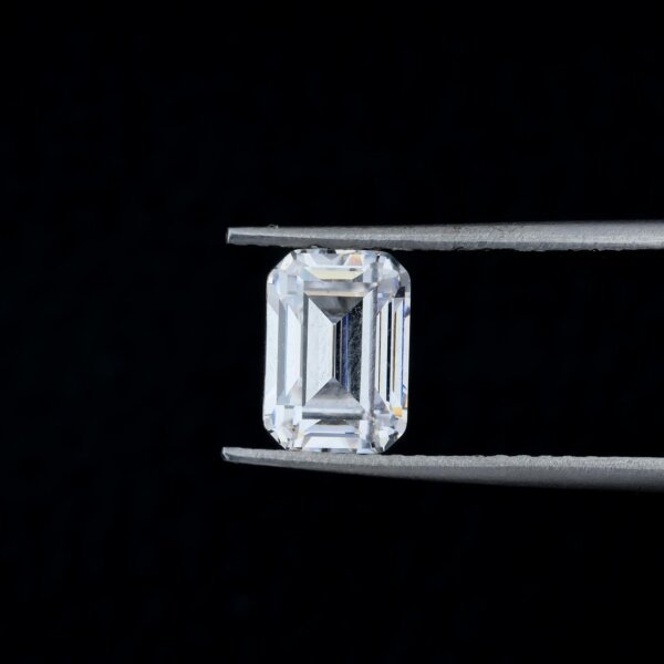 IGI Certified Emerald Cut 1-5 Carat Lab Grown Diamond/ CVD Diamond