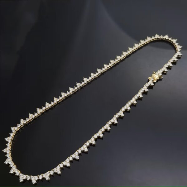 Sparkling CVD Diamond Cluster Necklace with Gold