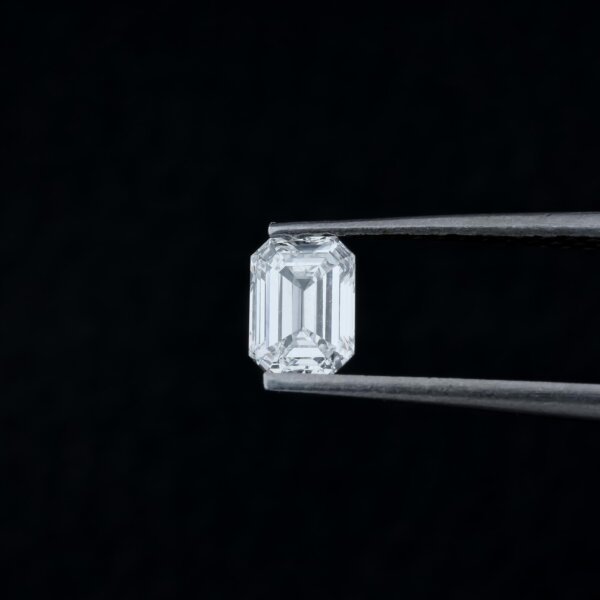 IGI Certified Emerald Cut 1-5 Carat Lab Grown Diamond/ CVD Diamond