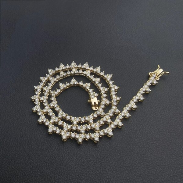 Sparkling CVD Diamond Cluster Necklace with Gold