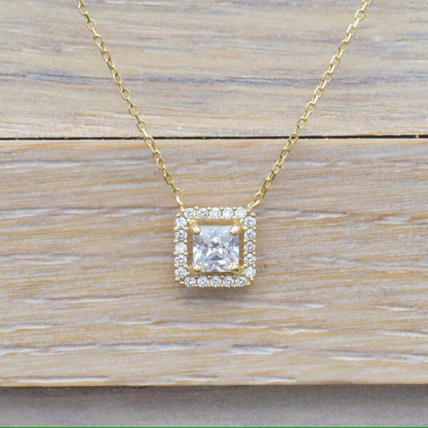 Minimalist Princess CVD Diamond Pendant in Gold