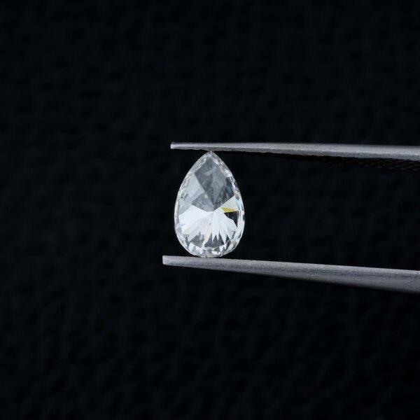 IGI Certified Pear Cut 1-5 Carat Lab Grown Diamond/ CVD Diamond