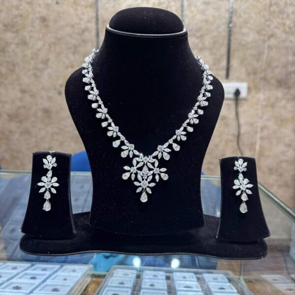 Lab-Grown CVD Diamond Necklace Set in 14K Gold