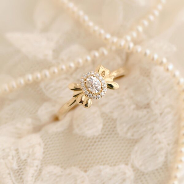 Vintage Style Bow Ring with Lab Grown Diamond Centerpiece