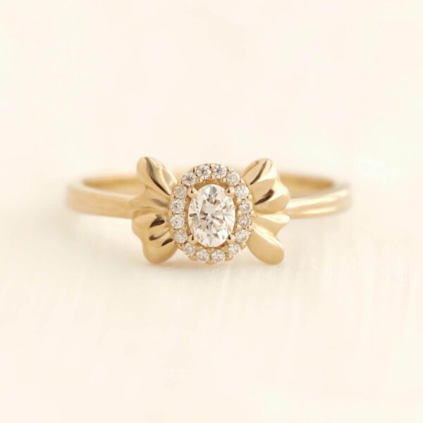 Vintage Style Bow Ring with Lab Grown Diamond Centerpiece