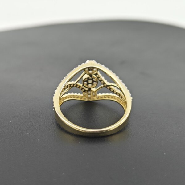 Triple Cluster CVD Diamond Ring in Gold with Curved Split Shank Design