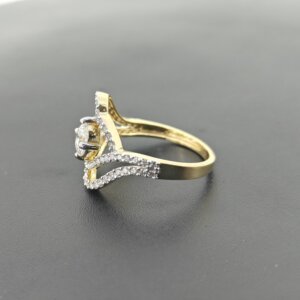 Wave Design CVD Diamond Ring in Gold with Twisted Pave Band